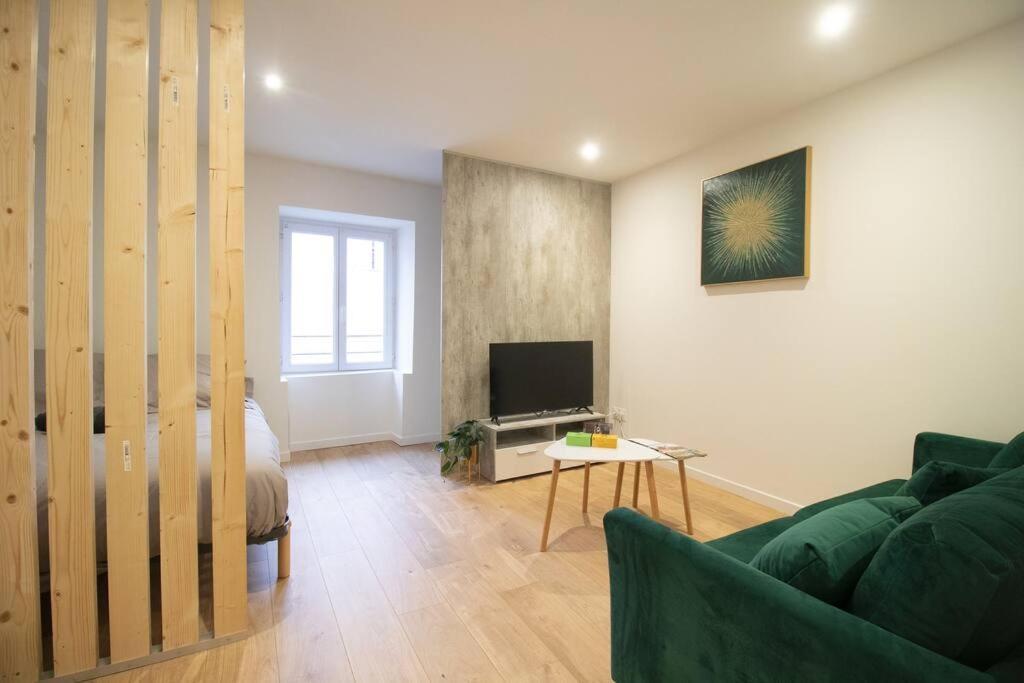 Le Valerie Apartment Bourg-en-Bresse Bagian luar foto